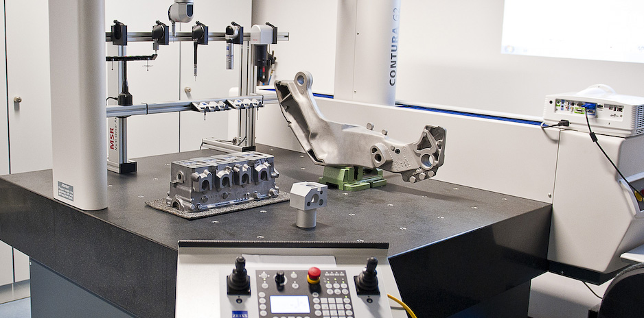 Labor Robotik an der Hochschule Harz mit Steuerung und Fernbedienung