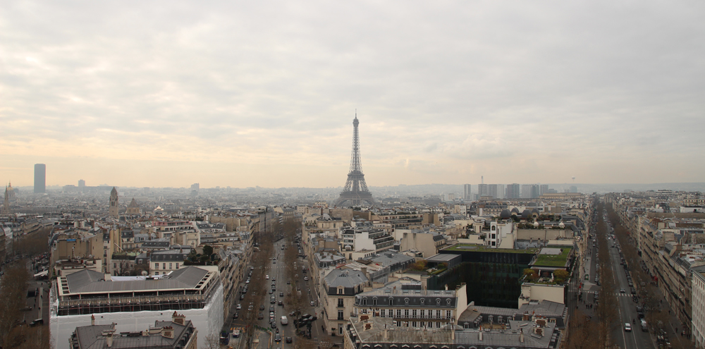 Blick über Paris mit Eiffelturm
