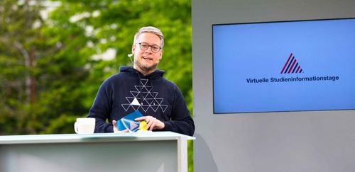 Cornelius Hope moderiert die Virtuellen Studieninformationstage