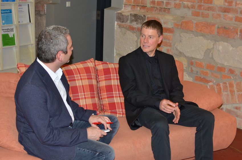 Prof. Dr. Hardy Pundt im Gespräch mit Prof. Dr. Andre Niedostadek