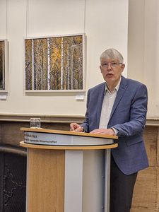 Bertram Kösler eröffnet seine Ausstellung  „Geformt von Sturm und Käfer – Der Harzwald wandelt sich“