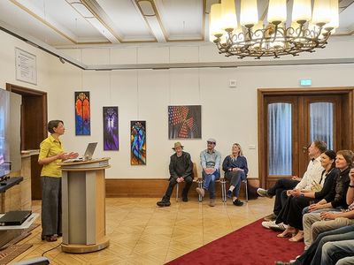 Begrüßung zur Vernissage durch die Kanzlerin der Hochschule Harz Dr. Angela Kunow