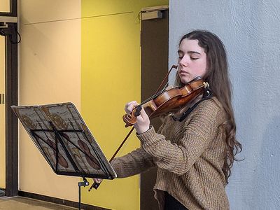 Musikalische Umrahmung der Eröffnung durch Maja Wagler vom Landesgymansium für Musik