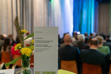 Vergabe der Deutschlandstipendien und Ausstellungseröffnung „bachvolution“ in der Mensa der Hochschule Harz