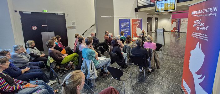 Vernissage mit Lesung am 7. April 2026 im Foyer der Papierfabrik (Haus 9), Campus Wernigerode