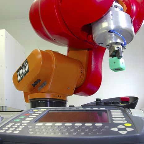 Roboter Fernbedienung, Labore am Studiengang Smart Automation
