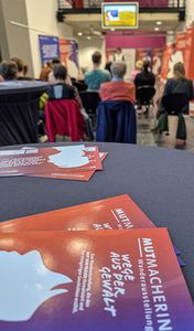 Vernissage zur Ausstellung "MUTMACHERINNEN - Wege aus der Gewalt am 7. April 2026 in der "Papierfabrik" der Hochschule Harz Wernigerode