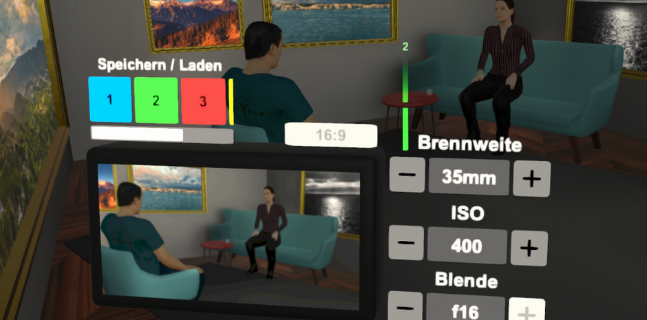 Bild aus VR-Szene zeigt eine Kamera, mit der ein Interview in einem Hotelzimmer aufgezeichnet wird.