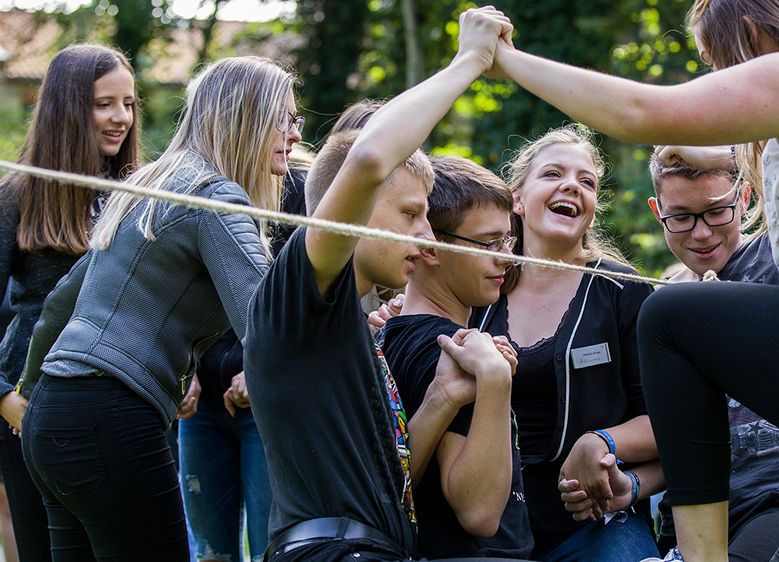 16. ego.-Sommerakademie auf dem Campus der Hochschule Harz in Wernigerode (Gruppenbild). Neben über 20 Workshops, einem Impulsvortrag und der Diskussionsrunde stand auch Spiel, Spaß und Miteinander im Fokus. Fotos: Johannes Grünemeier