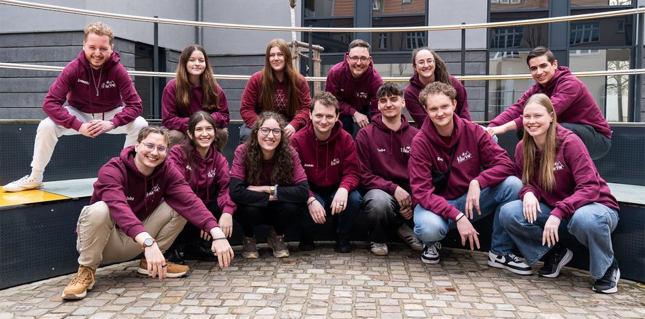 Gruppenbild von Studierenden des Fachbereichs Verwaltungswissenschaften der Hochschule Harz