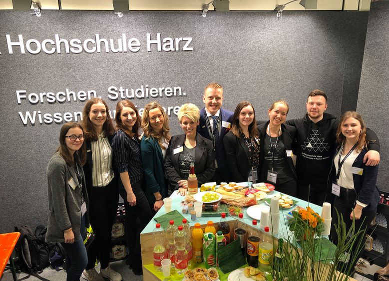 Die Hochschule Harz präsentiert sich jedes Jahr auf der Internationalen Tourismusbörse (ITB) in Berlin. Am hochschuleigenen Messestand („Career Center“, Halle 11.1, Stand 102) informieren Studierende über die beliebten Tourismus-Studiengänge sowie alle weiteren Studienmöglichkeiten. 