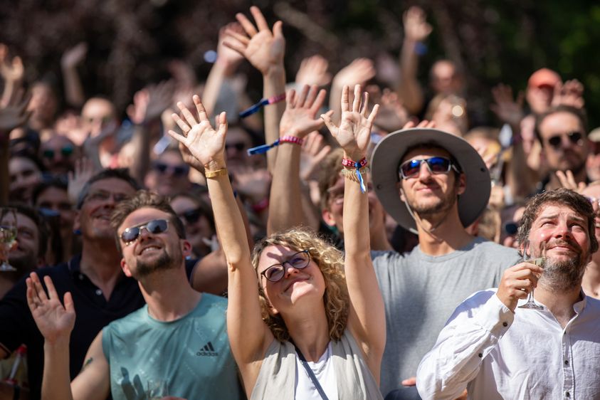 Unter den Besuchern waren auch über 300 Absolventinnen und Absolventen, die zum Alumni-Treffen mit ihren Familien an die Hochschule Harz zurückkehrten. Foto: Tia Dell. 