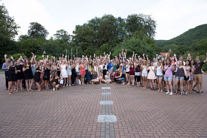 Gruppenfoto Steinlegung Abschlussjahrgang SoSe 2016