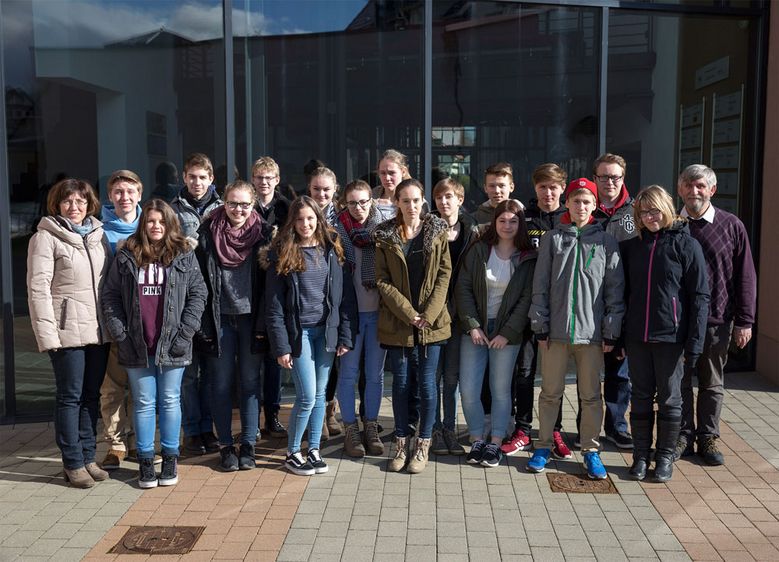 Bild: 16 Schülerinnen und Schüler der 9. Klasse des Fallstein-Gymnasiums Osterwieck besuchten kürzlich den Fachbereich Automatisierung und Informatik der Hochschule Harz.