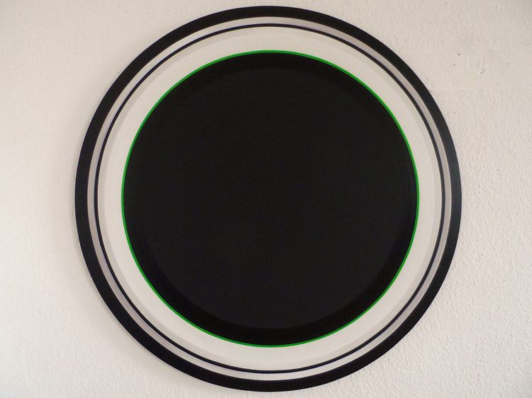 Bild: Seine künstlerischen Arbeiten aus drei Serien von „Kreisbildern“ präsentiert Frank Tangermann in seiner aktuellen Kunstausstellung „Untitled“ in der Rektoratsvilla der Hochschule Harz.