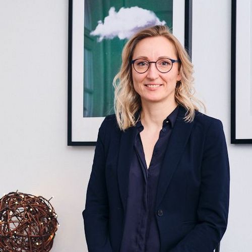 Franziska Wambsganß in ihrem Büro im Rathaus der Einheitsgemeinde Osterwieck nach ihrem Abschluss des Masterstudiengangs Public Management.