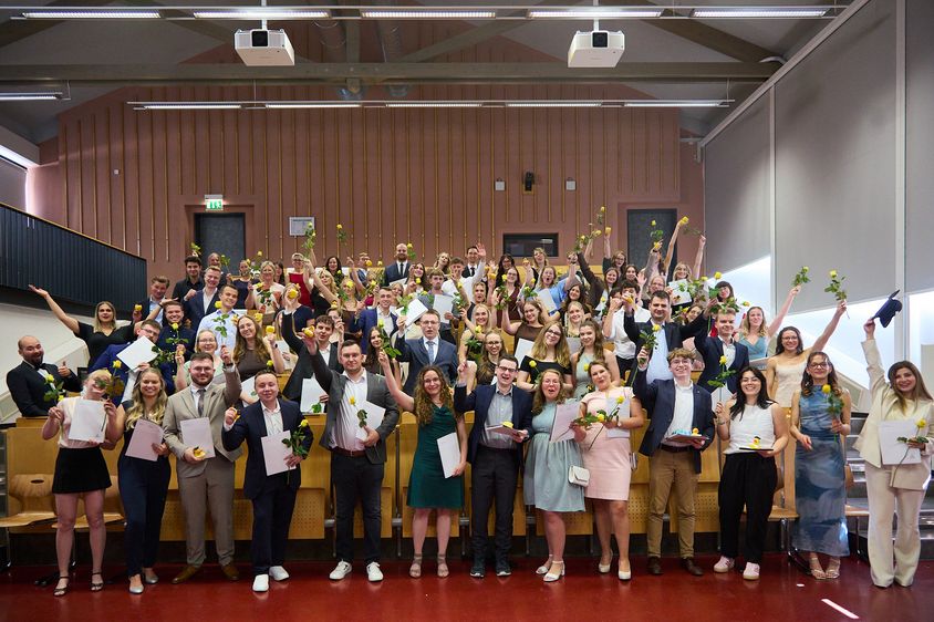 157 Absolventinnen und Absolventen des Fachbereichs Verwaltungswissenschaften der Hochschule Harz wurden in feierlichem Rahmen verabschiedet. Foto: Hochschule Harz