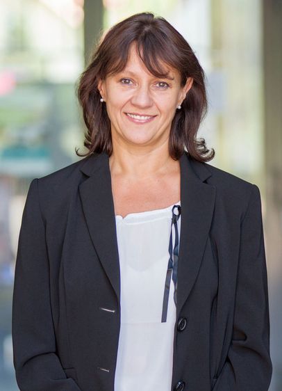 Bild: Prof. Dr. Ulrike Starker vom Fachbereich Wirtschaftswissenschaften der Hochschule Harz spricht bei der Mai-Vorlesung der GenerationenHochschule zum Thema „Kopf, Herz, Bauch: die Bedeutung der Emotionen im Alltag“. Foto: Hochschule Harz