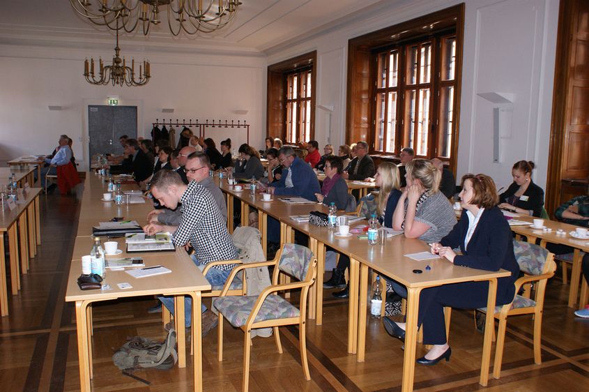 Bild: Zahlreiche Vertreterinnen und Vertreter öffentlicher Einrichtungen informierten sich kürzlich zum Thema „eVergabe“ im Rahmen des 24. Workshops für Verwaltungsmodernisierung des Fachbereichs Verwaltungswissenschaften der Hochschule Harz.