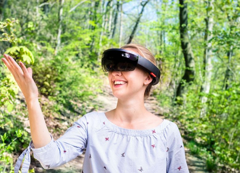 Einen virtuellen Rundumblick bieten nicht nur HoloLens-Datenbrillen – zu denen an der Hochschule Harz geforscht wird – sondern auch die virtuellen Thementage unter dem Motto „Wissen 360 Grad“ am 22. und 23. Juni. Foto: Hochschule Harz