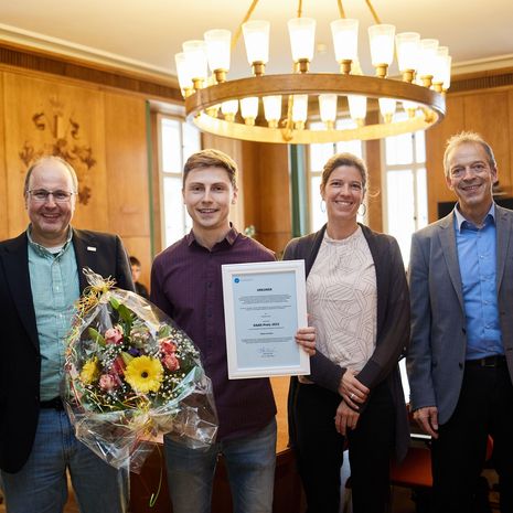 Prof. Dr. Thomas Schneidewind, Dean of the Faculty of Adminitrative Sciences, Dmytro Kovalov, Prof. Dr. Isabelle Nolte and Prof. Dr. Folker Roland, President of Harz University, (left to right)) 