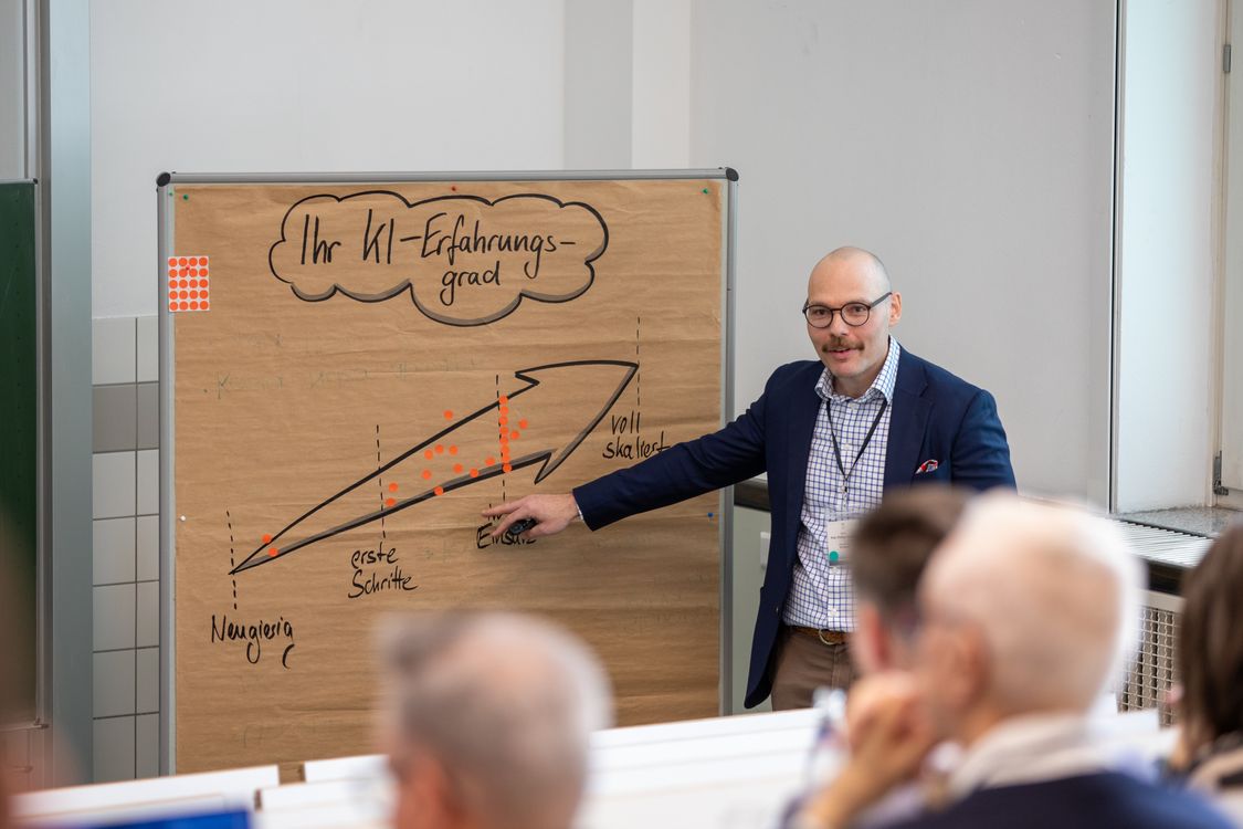 Herr Schaller über „Das KI-Labor-Konzept“