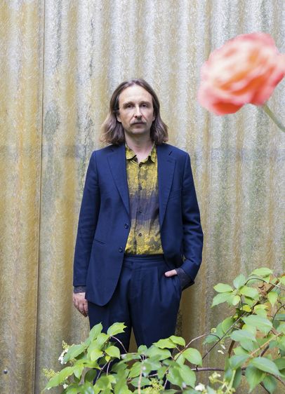 Der Berliner Autor Franz Friedrich liest im Rahmen der „Halberstädter VorLesung“ auf dem Campus am Domplatz aus seinem Roman „Die Passagierin“. Bild © Franziska Taffelt.