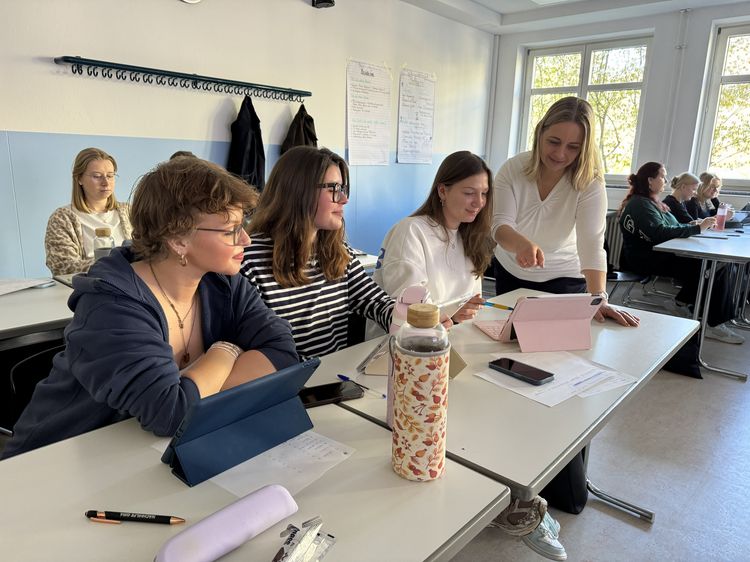 Katalin Szalei aus Ungarn zu Besuch an der Hochschule Harz