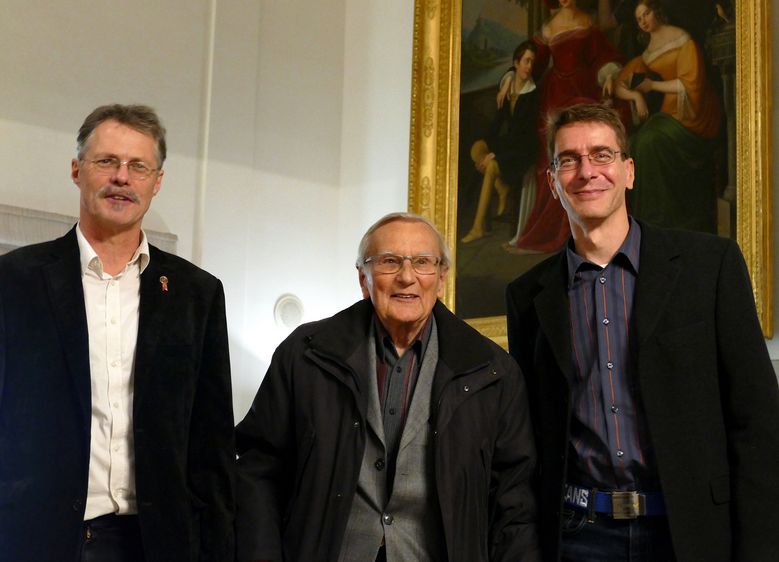 Foto von der Buchpräsentation in Ballenstedt (v.l.n.r.): Autor Wolfgang Schilling, Zeitzeuge und Napolaner Dr. Gerhard Loescher und Autor Söhnke Streckel. Foto: Dr. Rainer Schilling