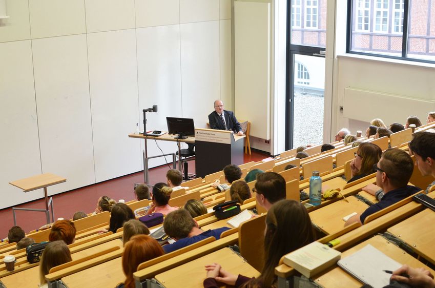 Vorlesung Verfassungsrecht mit Prof. Dr. Hillgruber