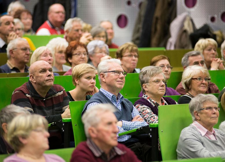 Bild II: Auch die März-Vorlesung der GenerationenHochschule war bestens nachgefragt, der nächste Vortrag – diesmal zu einem medizinischen Thema – findet am 11. April statt. Foto: Hochschule Harz