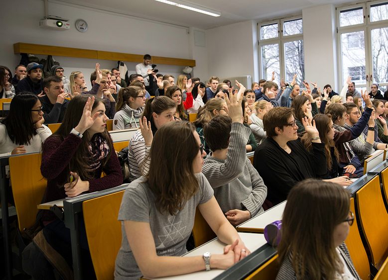 Zum Beginn des Sommersemester 2018 wurden über 130 Erstsemester-Studierende an den drei Fachbereichen Automatisierung und Informatik, Verwaltungswissenschaften und Wirtschaftswissenschaften begrüßt. Foto: Nikolas Khurana