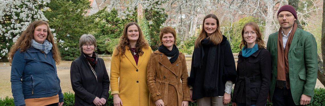 Machen sich gemeinsam stark für den Klimaschutz an der Hochschule Harz (v.l.n.r.): Stefanie Steinwender, Dr. Ute Urban, Friederike Herrmann, Jeannette Israel-Schart, Bea Pfitzner, Anja Klinner und Prof. Dr. Philipp David Schaller. Foto: A.-M. Schmidt