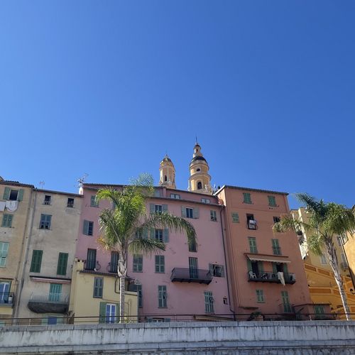 Bunte Häuser an der Côte d´Azur