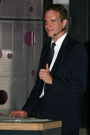 Bild: Prof. Dr. Niels Olaf Angermüller vom Fachbereich Wirtschaftswissenschaften der Hochschule Harz referiert in der April-Vorlesung der GenerationenHochschule zum Thema „Wirtschaftskriminalität als Bedrohung für Unternehmen“.