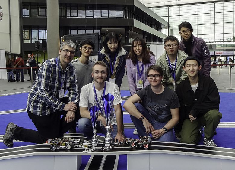 Das Team der Hochschule Harz bei der „MCU Car Rally“ in Nürnberg. 