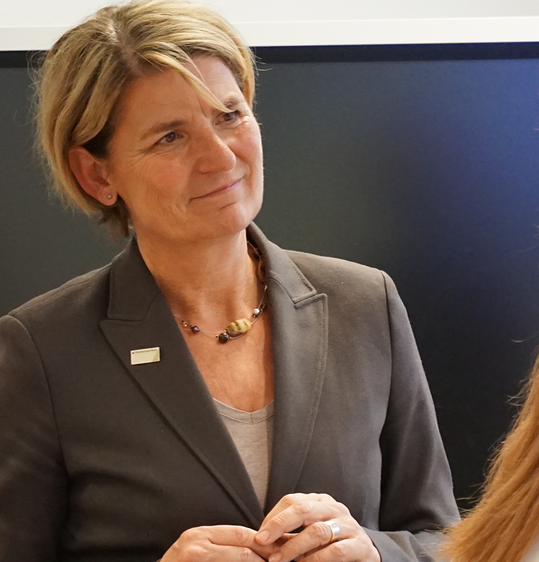 Porträtbild Prof Elisabeth van Bentum Studiengangskoordinatorin MBA berufsbegleitend HS Harz und Leiterin der Unit Leadership Challenges